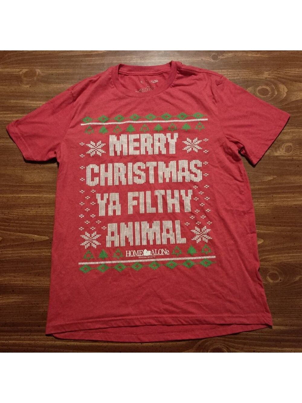 Home Alone Christmas T-shirt - Medium // Funny Ugly Sweater Style Tee Shirt Xmas